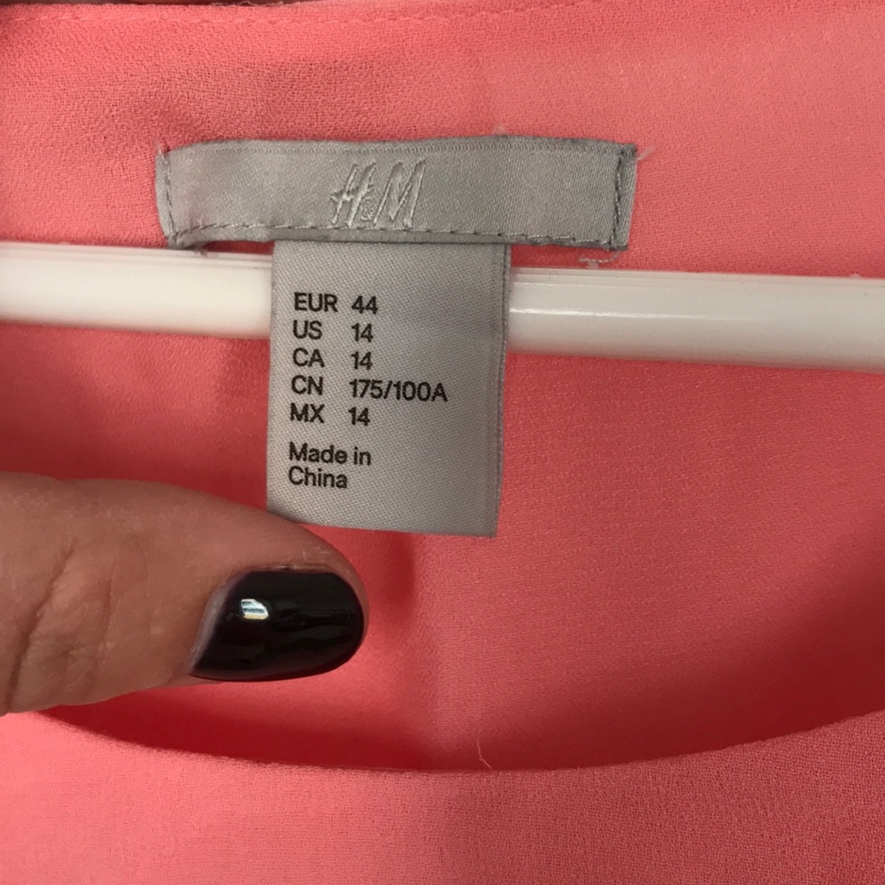 H&M pink flutter dress - Picture 3 of 5